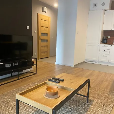 Bruno I Bianca W Symphony Modern Tower 2 I 3 Pietro غدينيا
