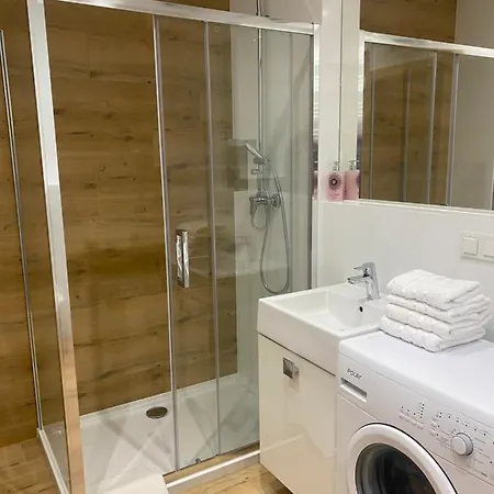 Bruno W Symphony Modern Tower Hotel apartamentowy Gdynia