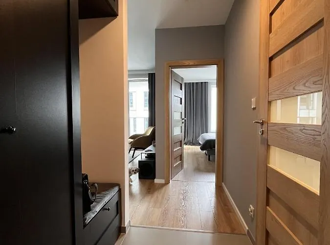 Bruno I Bianca W Symphony Modern Tower 2 I 3 Pietro Aparthotel