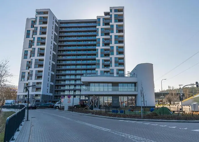 Bruno I Bianca W Symphony Modern Tower 2 I 3 Pietro 3*