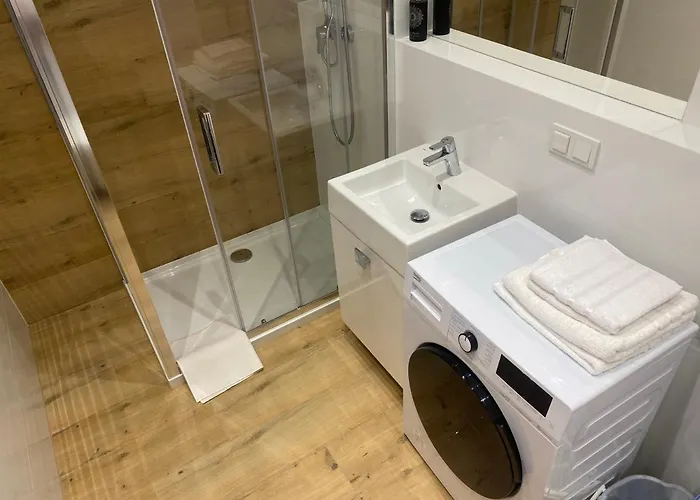 Bruno I Bianca W Symphony Modern Tower 2 I 3 Pietro