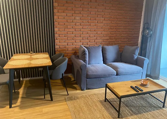 Bruno I Bianca W Symphony Modern Tower 2 I 3 Pietro Aparthotel