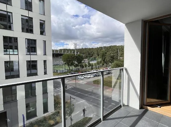 Bruno I Bianca W Symphony Modern Tower 2 I 3 Pietro Aparthotel Gdynia